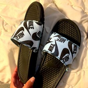 Nike slides sz 9